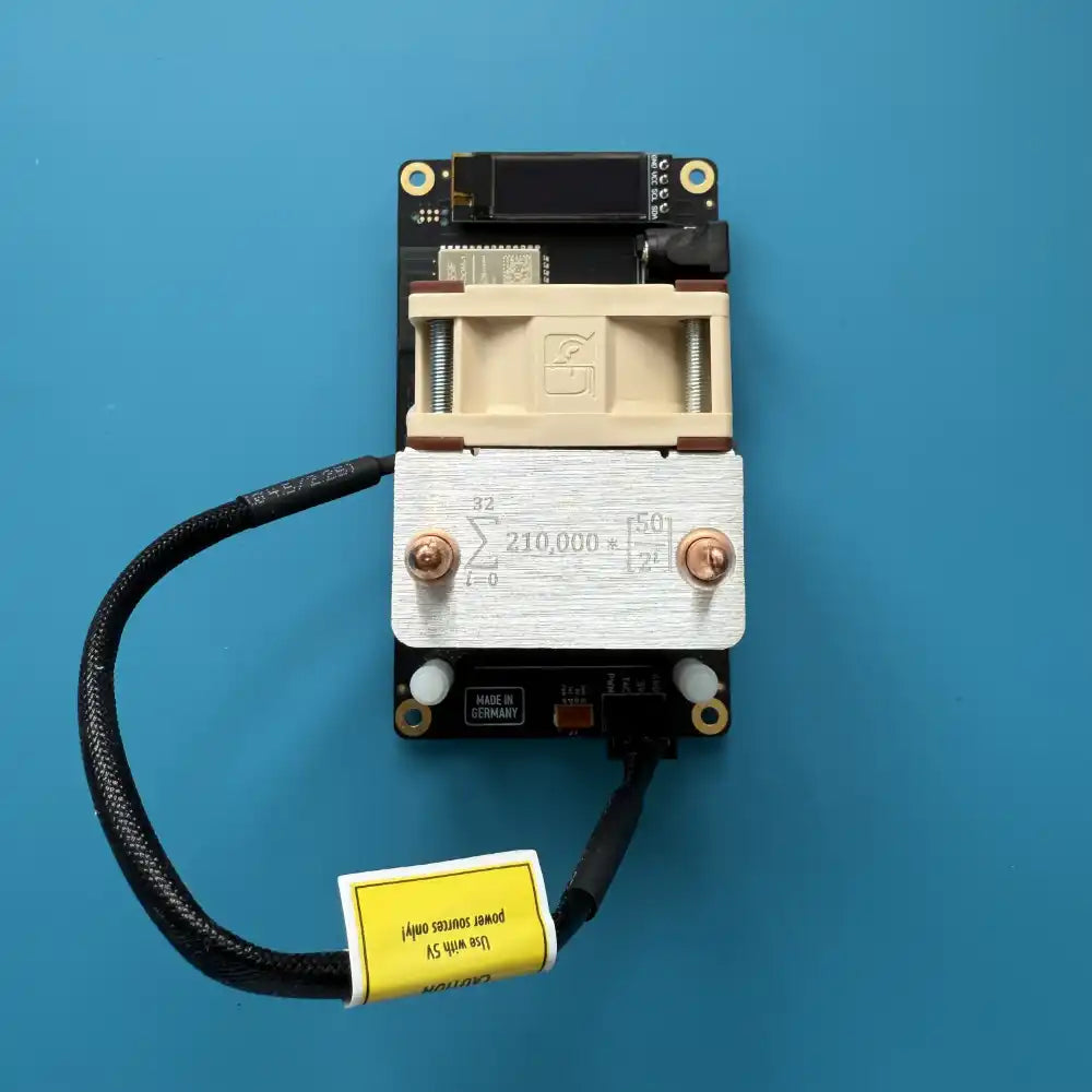 Plug in fan cable