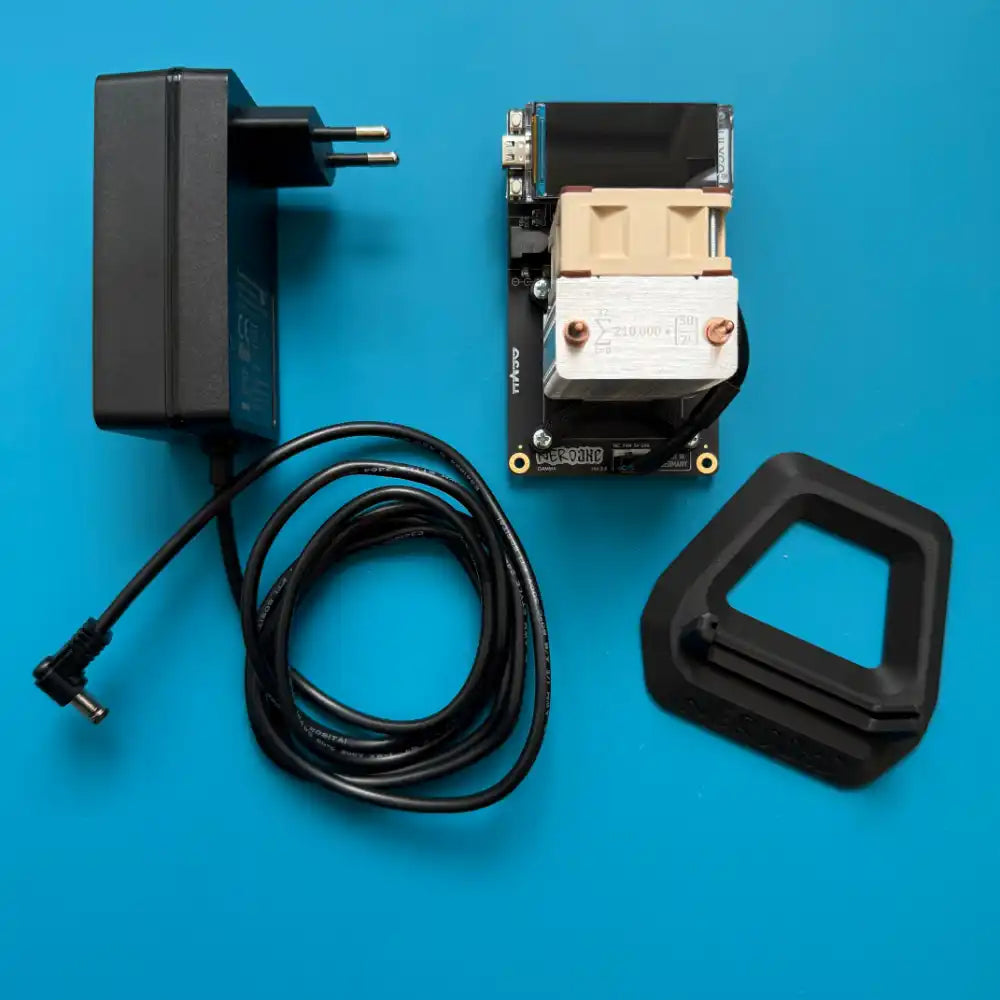 Overview of the Nerdaxe Gamma package contents