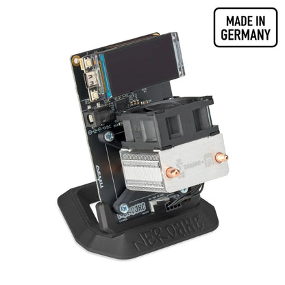 Front view of the Nerdaxe Gamma All Black Edition